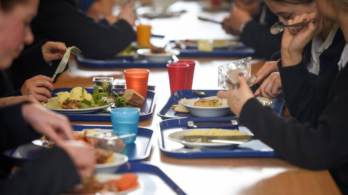 El Ayuntamiento de Murcia pagará las becas comedor a la espera de Política Social