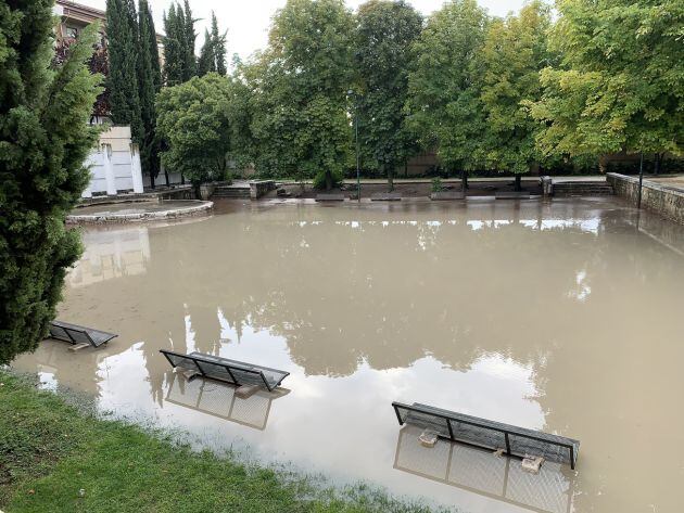 Aspecto de los Paseos de San Francisco tras la tromba de agua