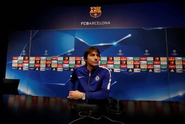 Antonio Conte durante la rueda de prensa previa al encuentro de Champions League entre el FC Barcelona y el Chelsea.