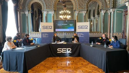 Tertulia de portavoces de los grupos políticos representados en el Ayuntamiento de Bilbao, desde el Salón Árabe