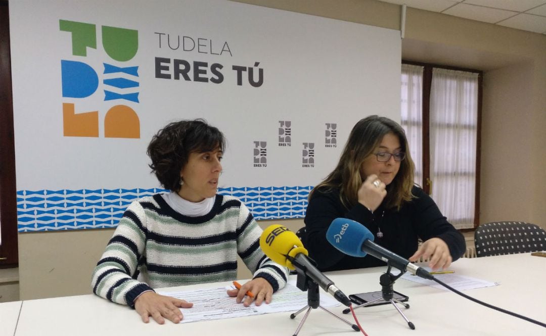 Marisa Marqués (i) Yy Olga Risueño (d), concejalas de Izquierda Ezkerra 