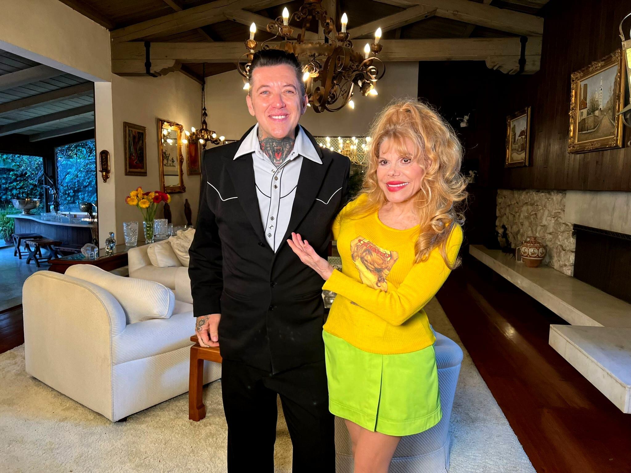 Los artistas murcianos Al Dual y Charo Baeza en su encuentro en Beverly Hills