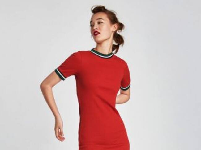 Modelo con el vestido de Zara.