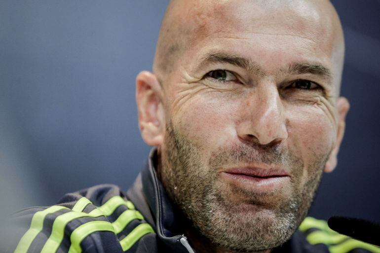 Zidane, en la sala de prensa de Valdebebas