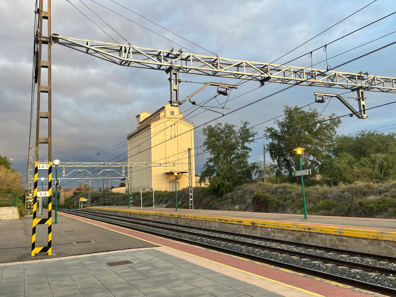 Vías del tren en la estación de Alfaro