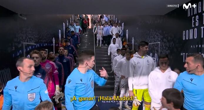 El grito de ánimo al Real Madrid del niño que acompañaba a los árbitros