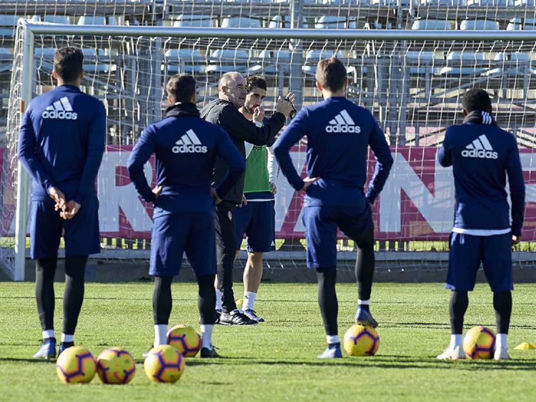 Víctor Fernández en su primer entrenamiento al frente de la plantilla del Real Zaragoza