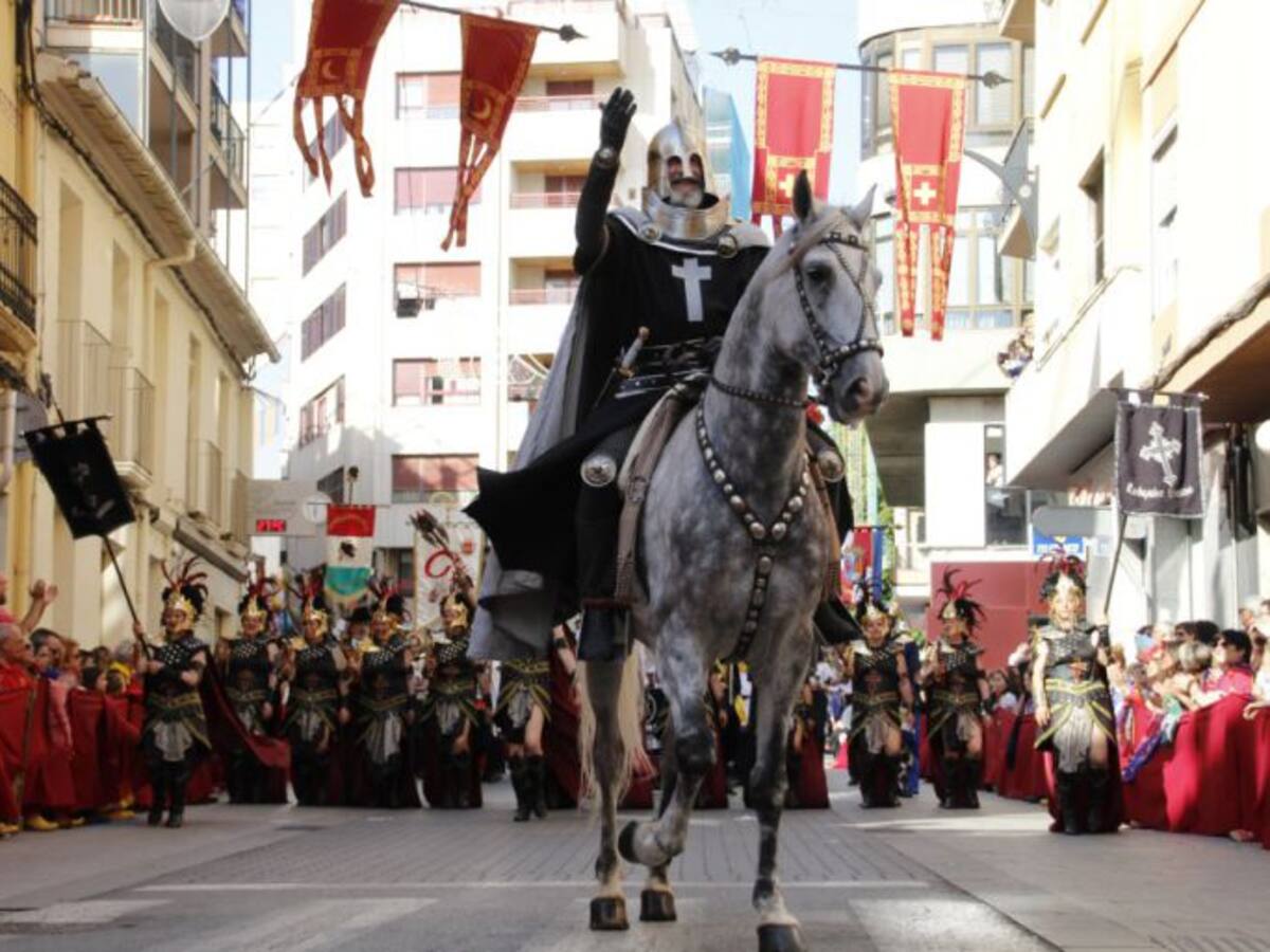 La Entrada Cristiana llenará de color las calles de Elda