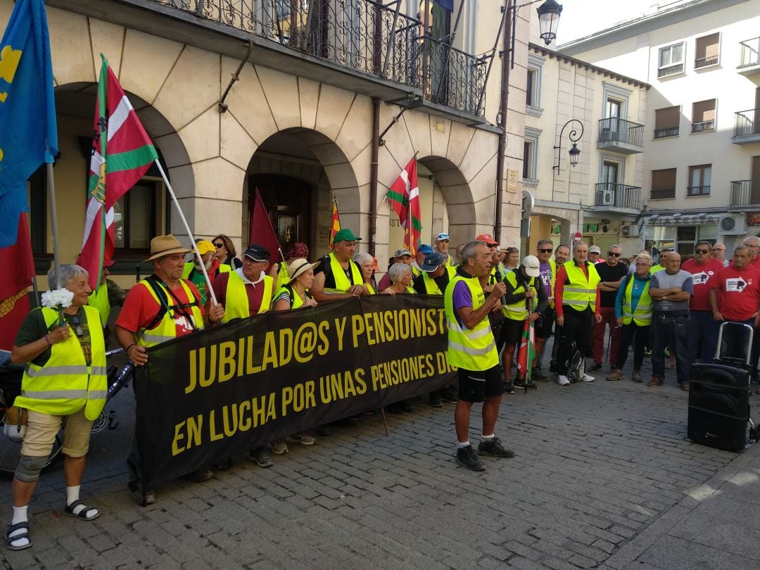 Imagen de archivo de la Marcha por las Pensiones frente al Ayuntamiento de Aranda en enero de 2022