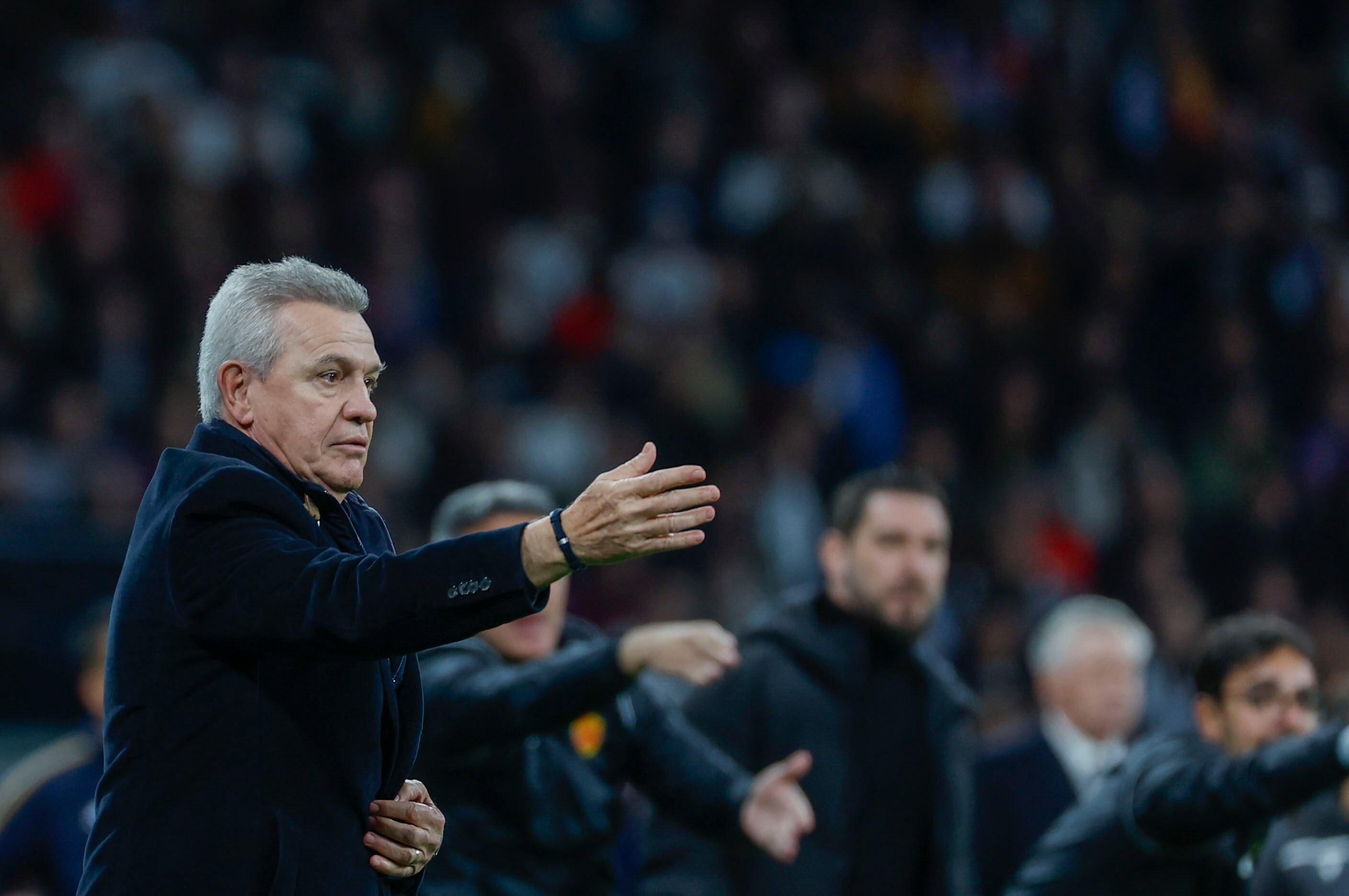 MADRID, 03/01/2024.- El entrenador del Mallorca, el mexicano Javier Aguirre, durante el partido de la jornada 19 de LaLiga EA Sports disputado entre el Real Madrid y el RCD Mallorca, este miércoles en el estadio Santiago Bernabéu. EFE/ Javier Lizón
