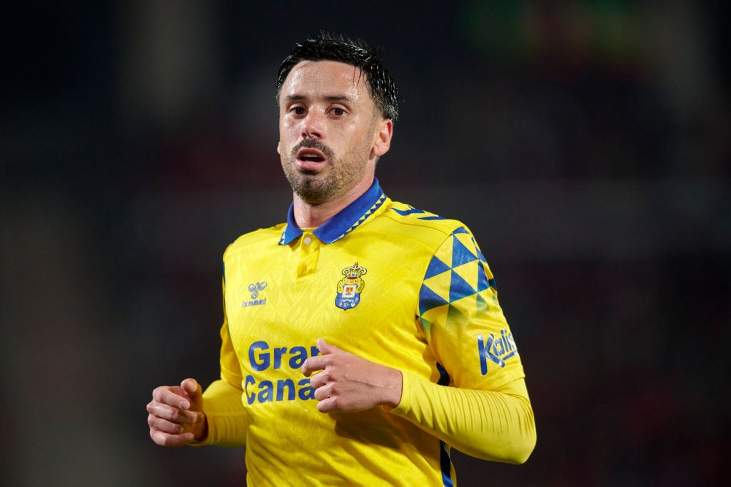 Javi Muñoz of UD Las Palmas looks on during the LaLiga match between RCD Mallorca and UD Las Palmas at Estadi de Son Moix on February 16, 2025 in Mallorca, Spain. (Photo by Cristian Trujillo/Quality Sport Images/Getty Images)