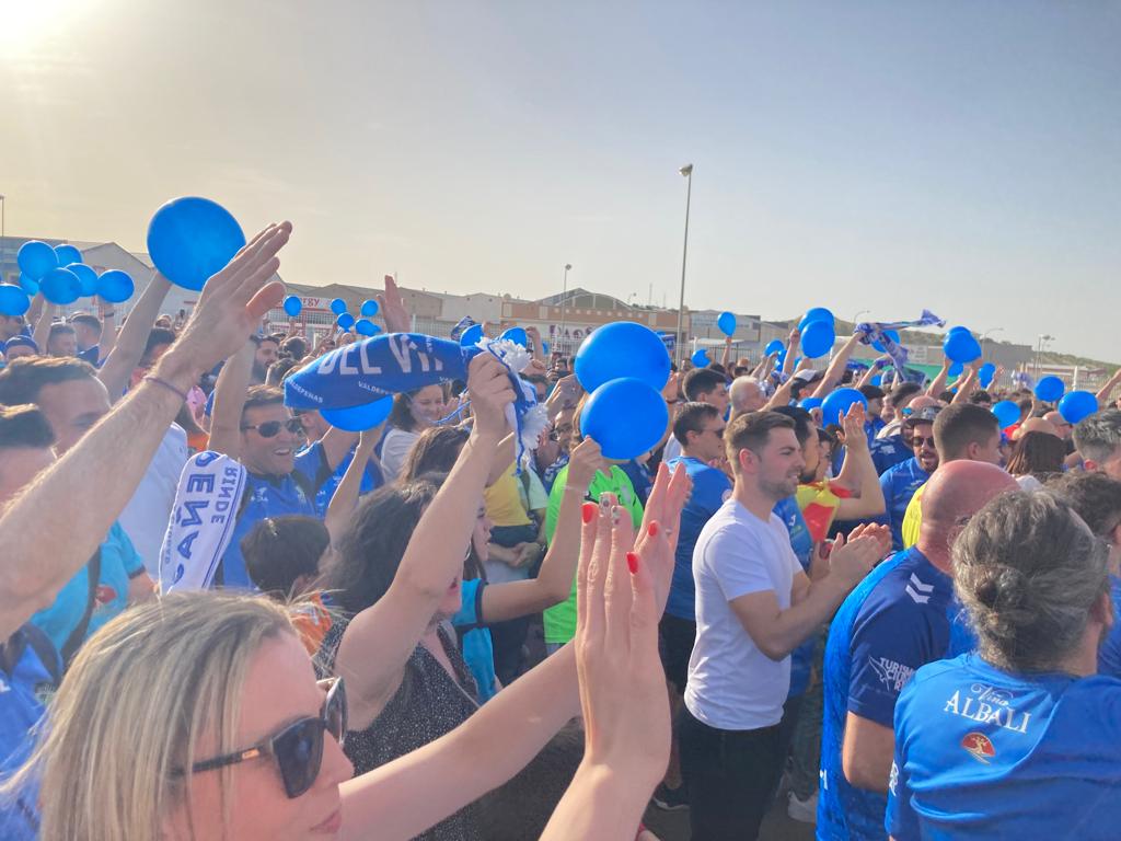 Imagen de archivo de la marea azulona recibiendo a su equipo en el Olivo Arena de Jaén