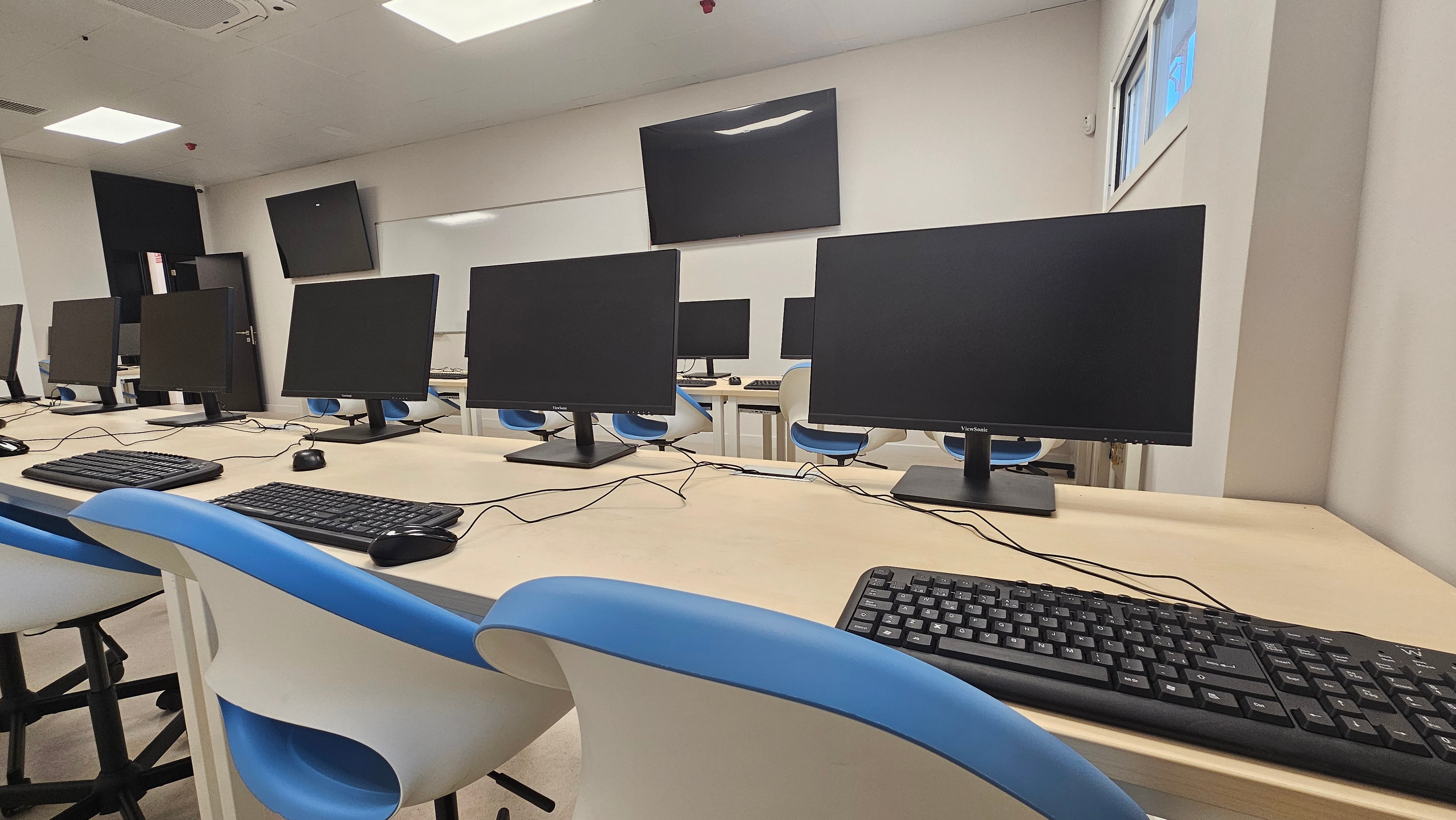 Instalaciones del nuevo centro de formación profesional de Akacenter en Arrecife.