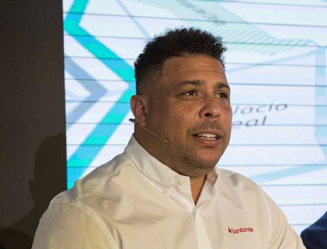 Ronaldo Nazario en un acto de Banco Santander.