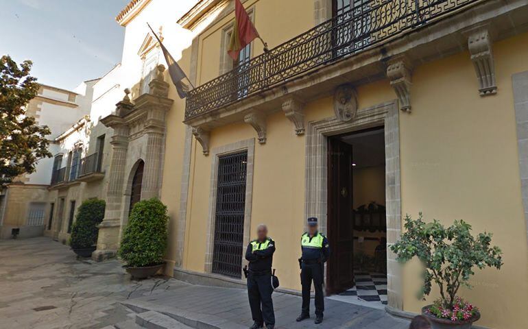 Los funcionarios del Ayuntamiento de Jerez apuntan a María José García-Pelayo