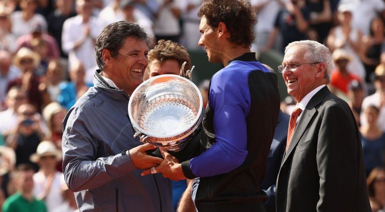 Toni le entrega a su sobrino el décimo título de Roland Garros