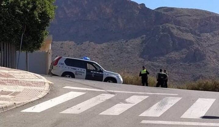 Alarma por los disparos de un vecino atrincherado en Aguadulce.