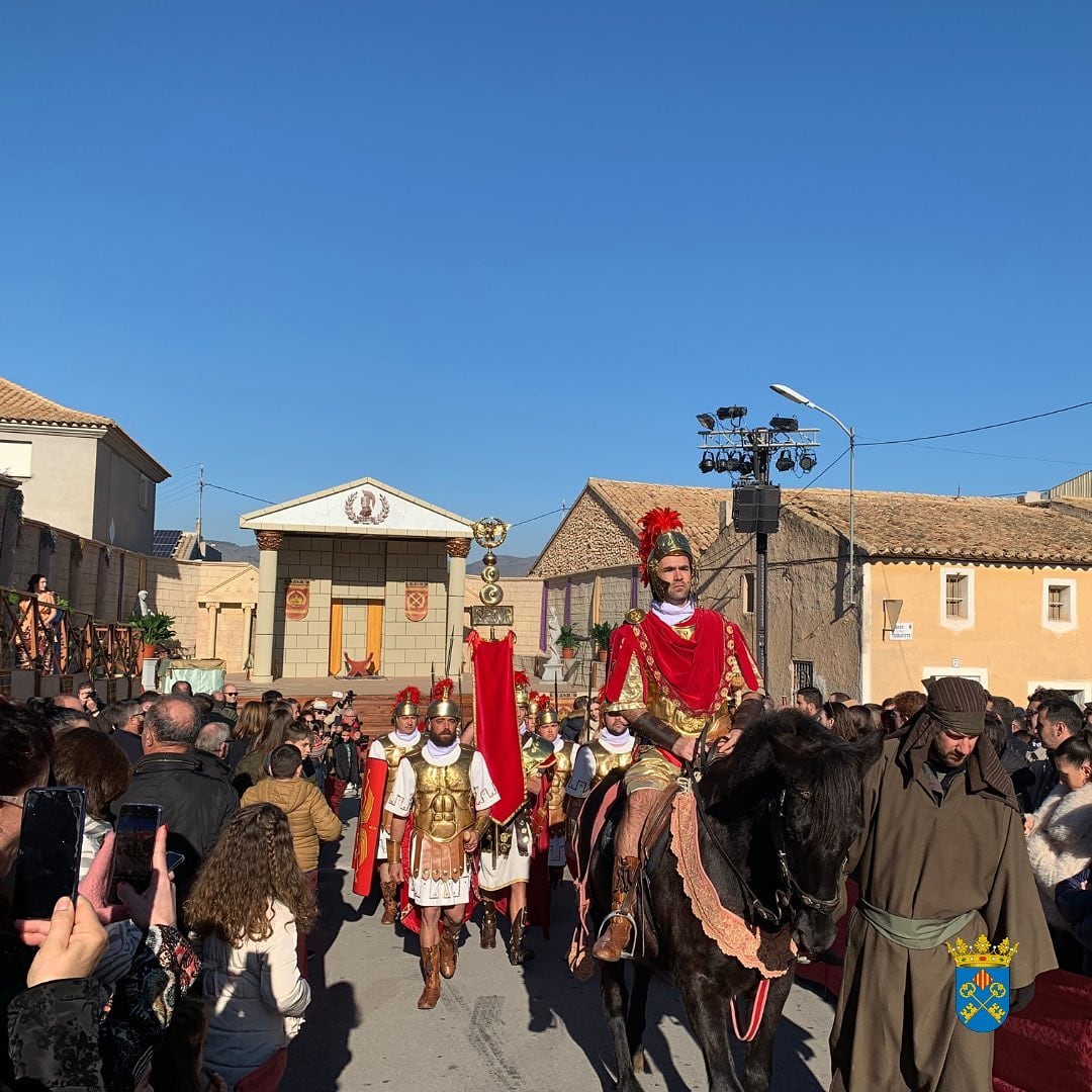 Los Romanos, y al fondo el Palacio de Herodes