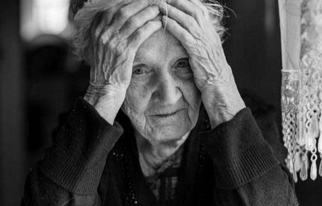 Anciana en una residencia