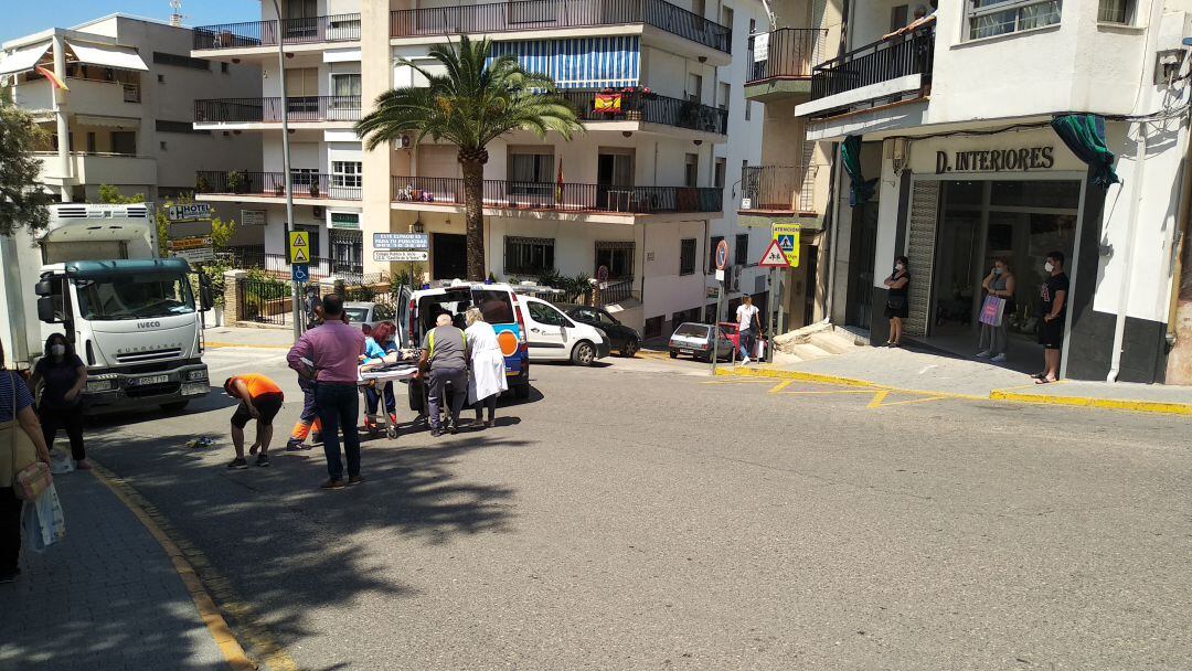 La mujer ha sido trasladada en ambulancia al Hospital de Úbeda