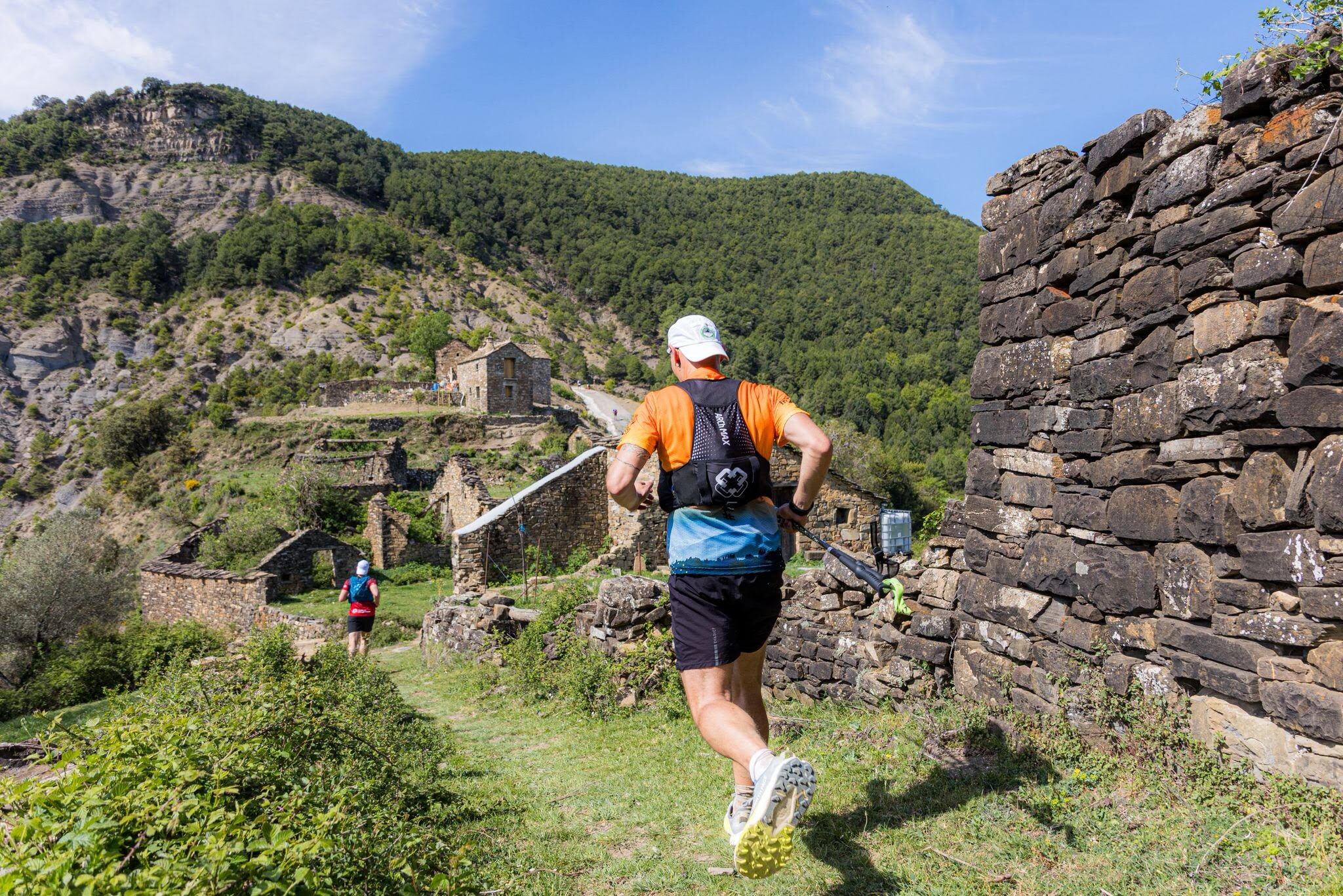 Deportistas en la Gran Trail Sobrarbe