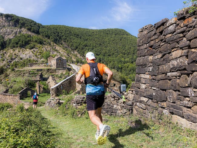 Deportistas en la Gran Trail Sobrarbe