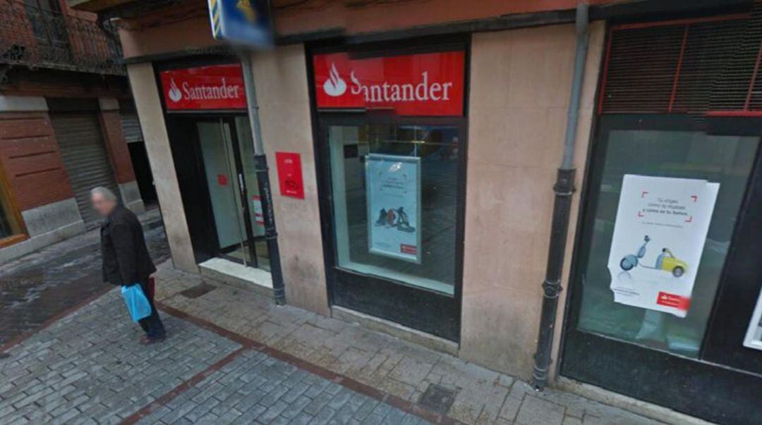 Oficina del Banco Santander en la calle Pozo de León 