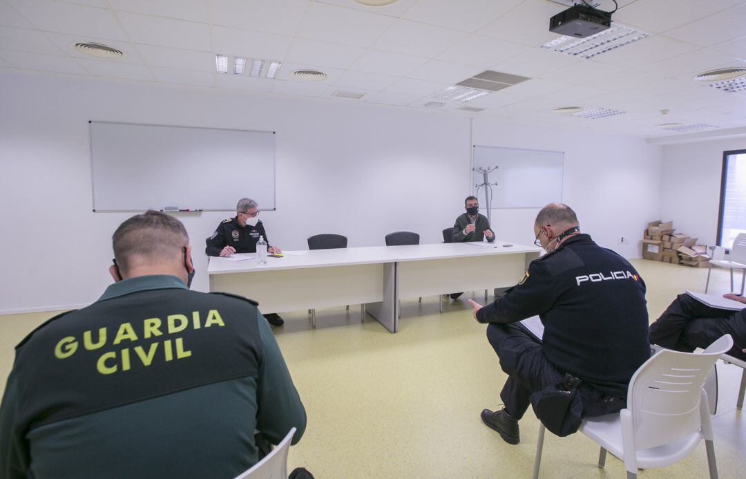 Reunión de coordinación entre la Policía y la Guardia Civil de Gandia 