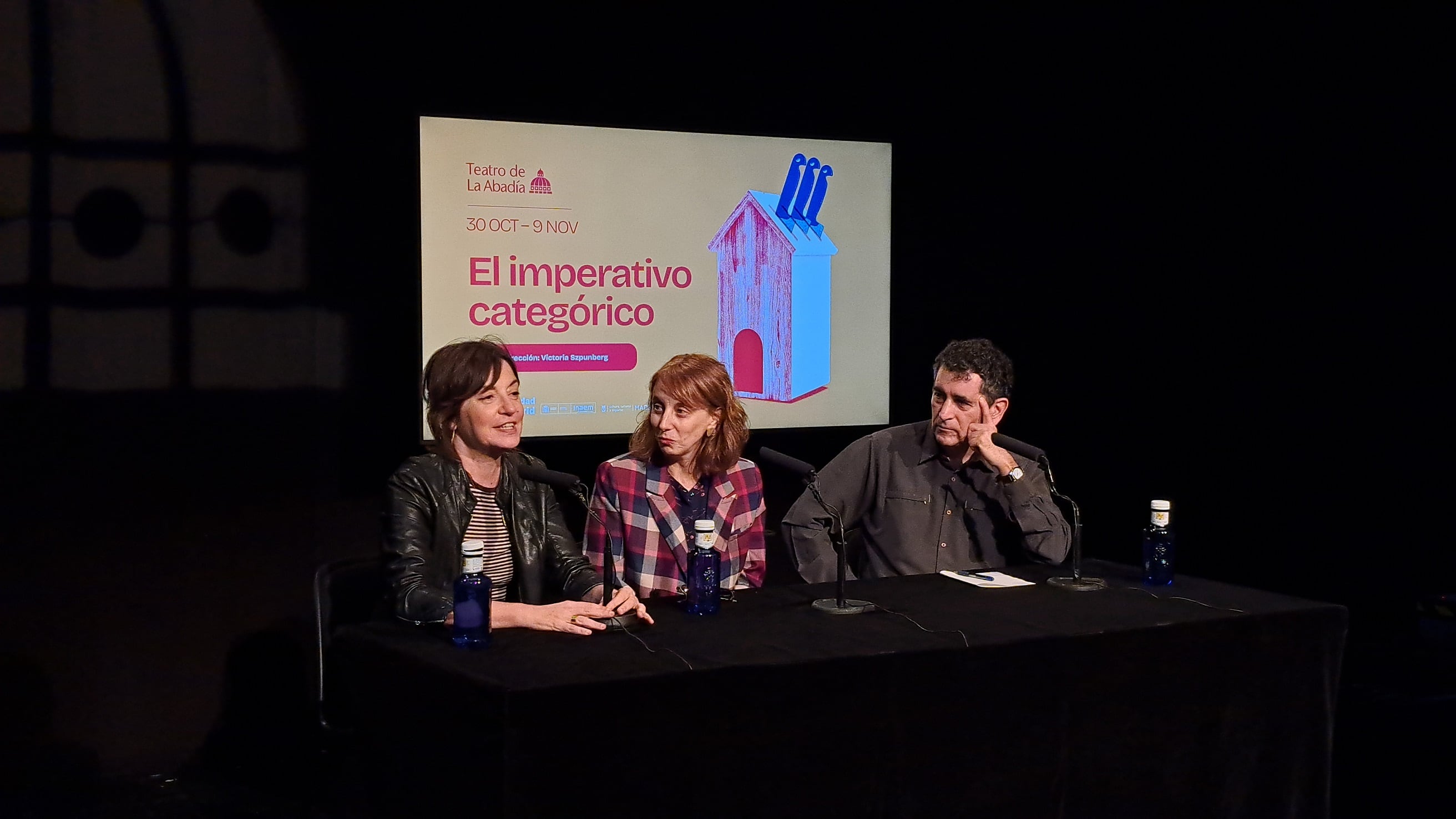 Àgata Roca, Victoria Szpunberg y Juan Mayorga en la presentación de 'El imperativo categórico'