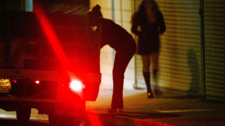 ¿Cómo abordan la prostitución otros países?