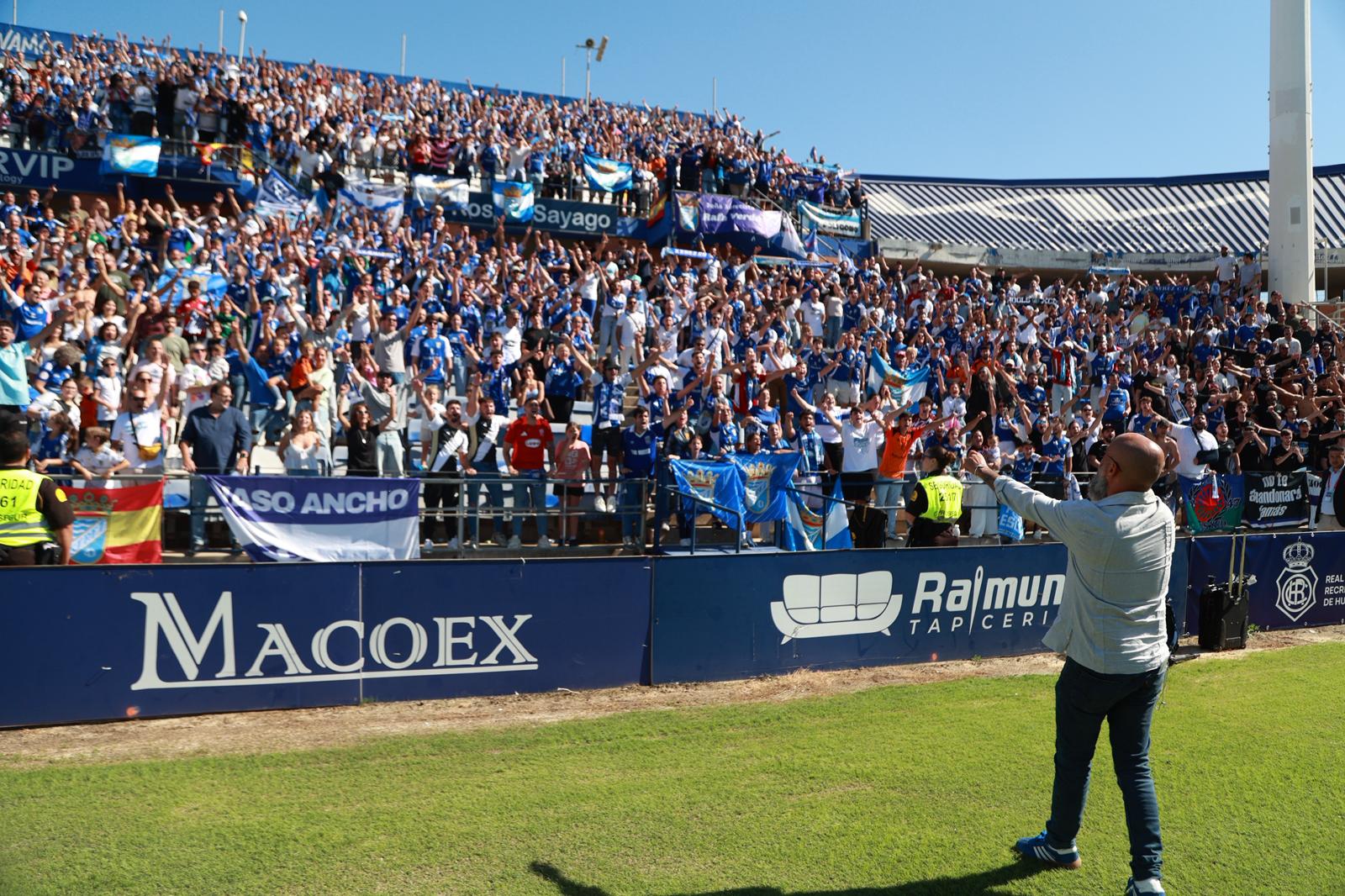 Aficionados del Xerez CD en el Nuevo Colombino de Huelva