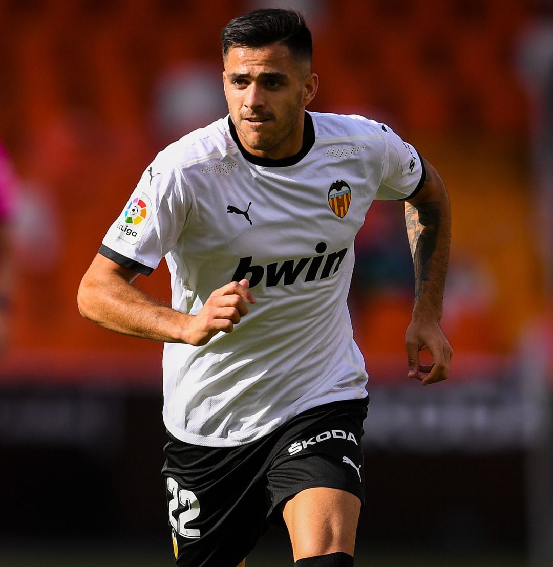  Maxi Gomez of Valencia CF looks on during the La Liga Santader match between Valencia CF and SD Huesca at Estadio Mestalla 