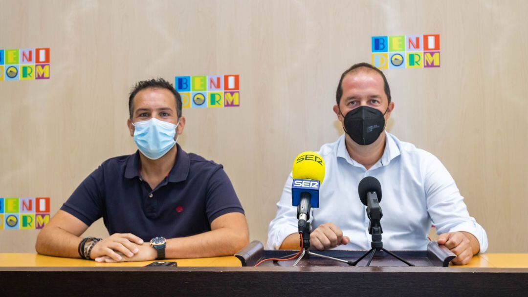 El concejal del PSOE Daniel Luque y el portavoz del grupo municipal Rubén Martínez