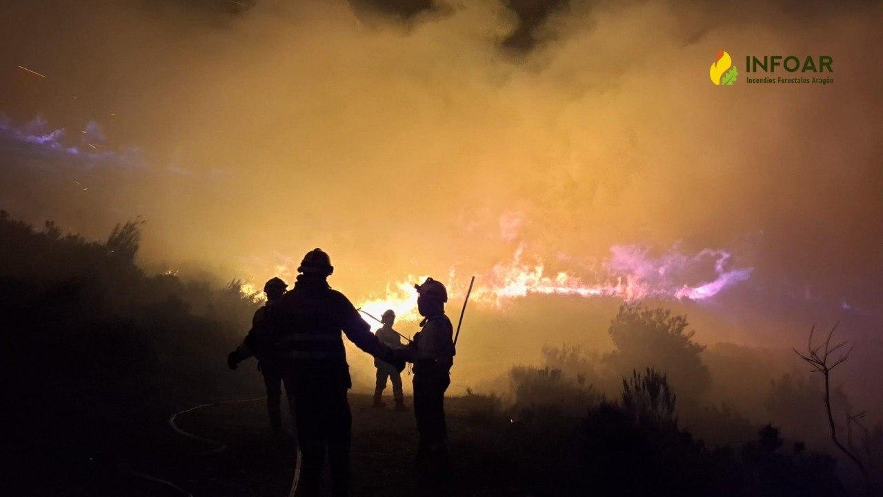 Bomberos aragoneses, en el operativo de extinción de León