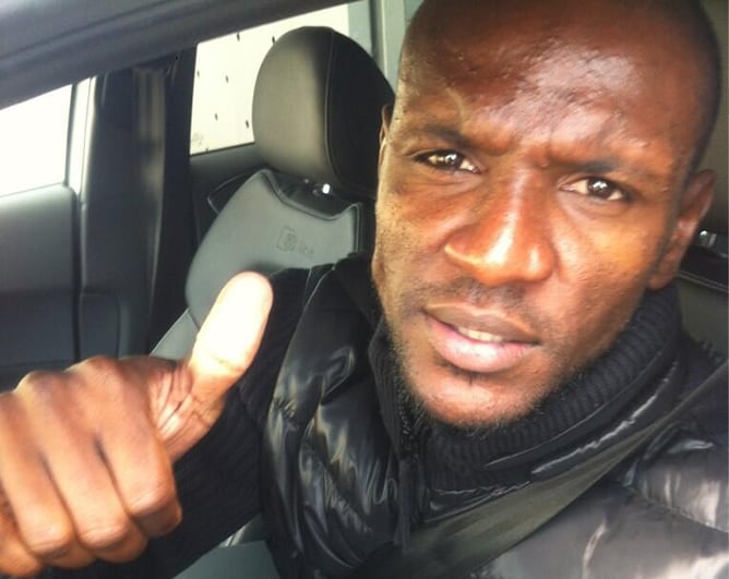 Abidal, saliendo de la Ciudad Deportiva tras el partido amistoso