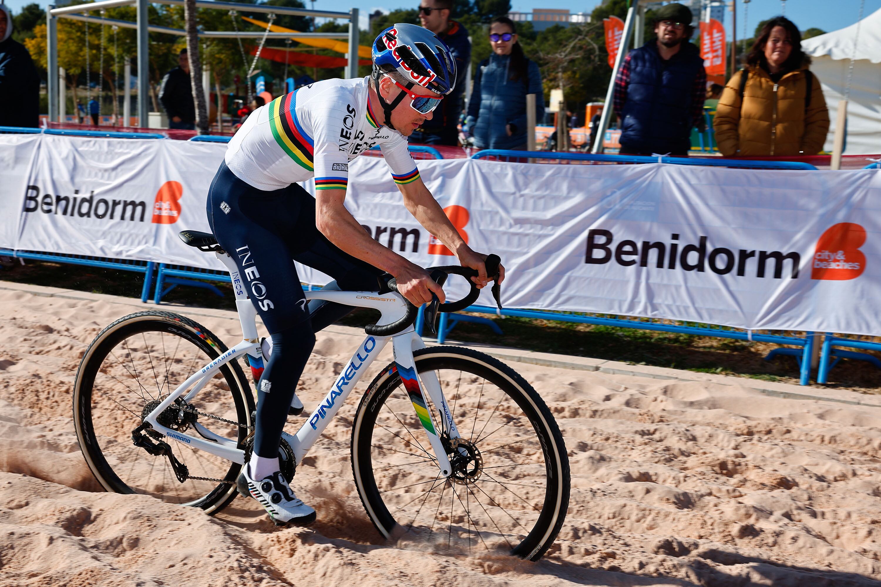 Tom Pidcock durante la prueba de Benidorm en 2023 | © Rafa Gomez