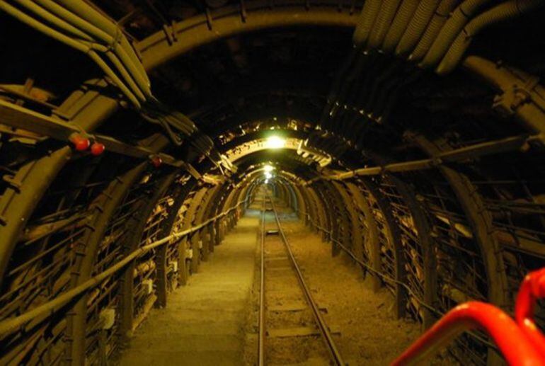 Interior del Pozo Pilar, en Escucha