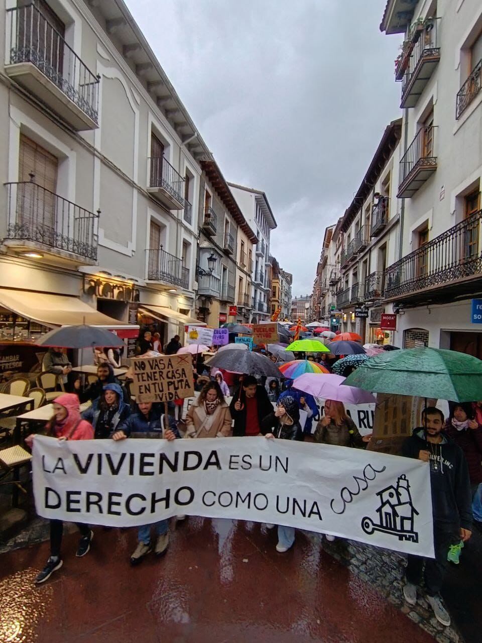 Una de las pancartas que pudieron verse en la manifestación &quot;Por la Dignidad de la Montaña&quot; del pasado 25 de octubre