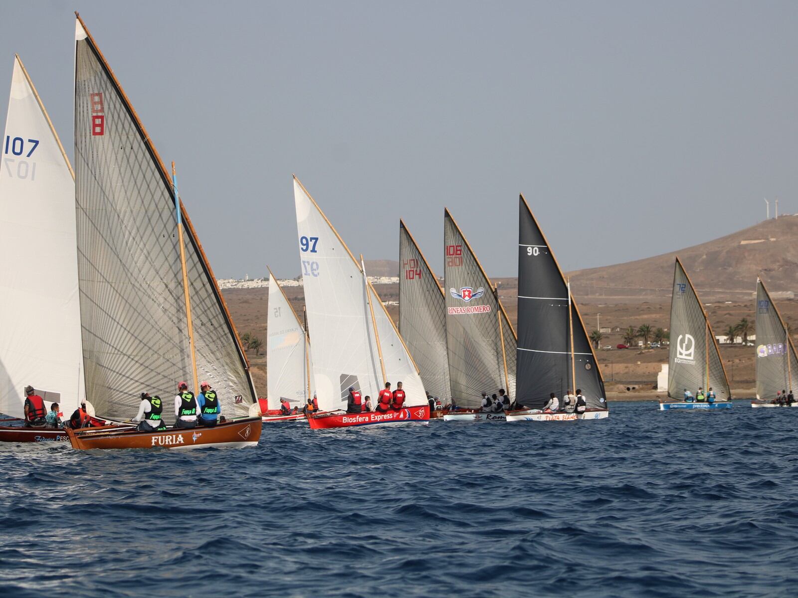 Barquillos participantes en la regata.