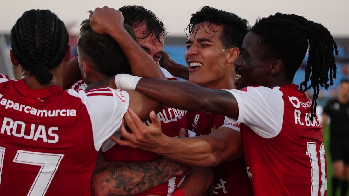 "El Real Murcia está en buenas manos, pero Fran Fernández debe tener prudencia para introducir jugadores que vuelvan recaer"