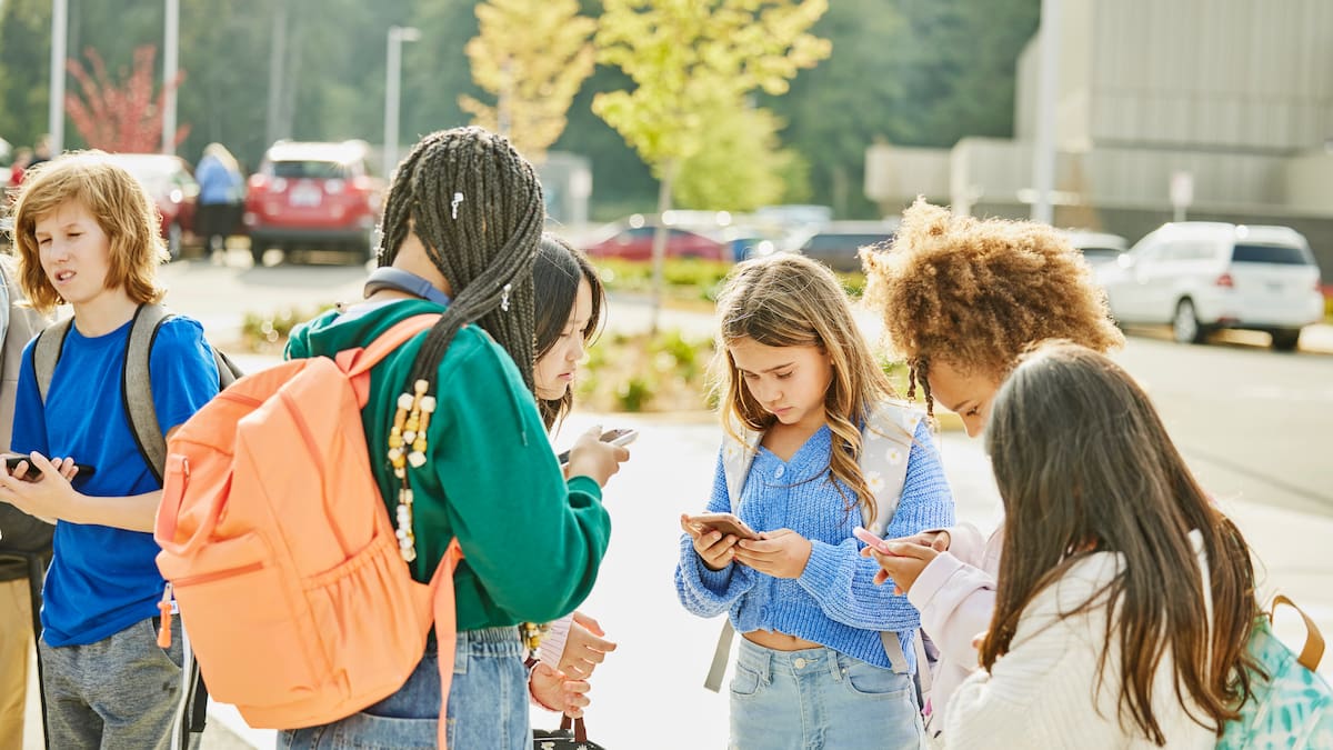 Entrevista "Los peligros de las redes sociales en adolescentes"