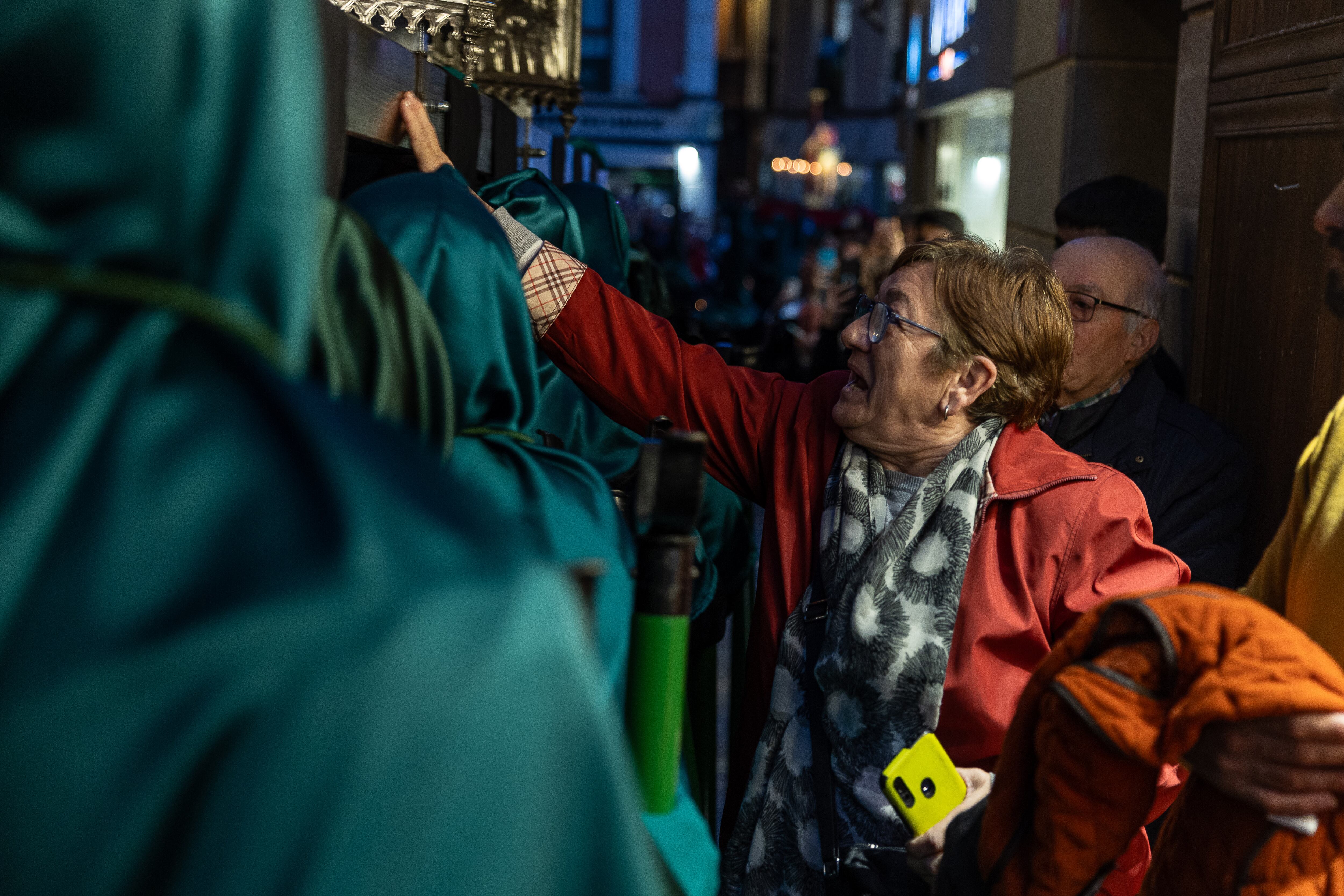 TOLEDO, 17/04/2025.- Procesión de la Virgen del Amparo este Jueves Santo en Toledo. EFE/Ismael Herrero