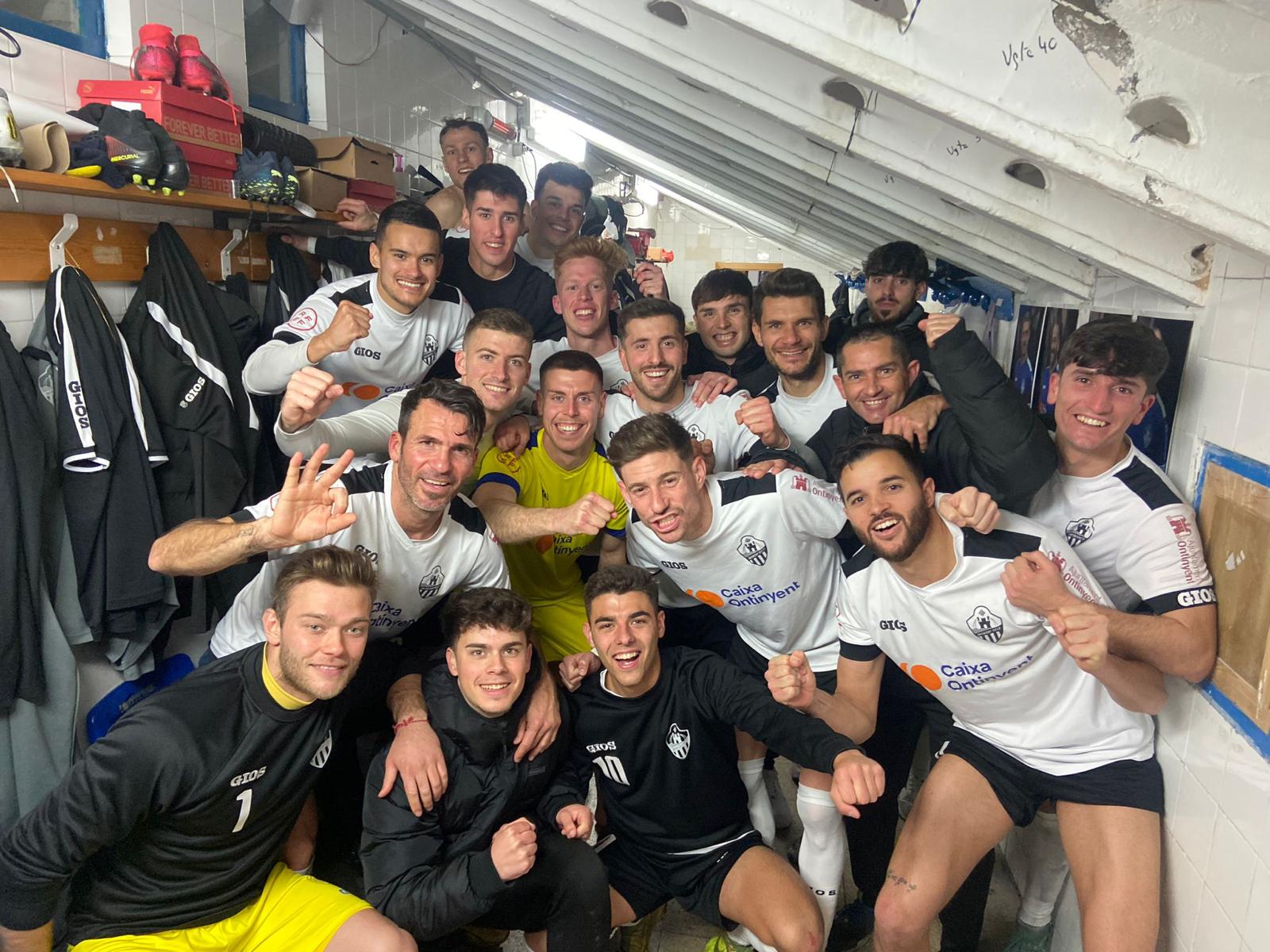 L'Ontinyent 1931 celebrant la victòria