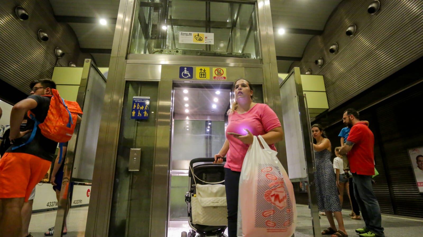 Ascensor de la estación de Colón en Metrovalencia