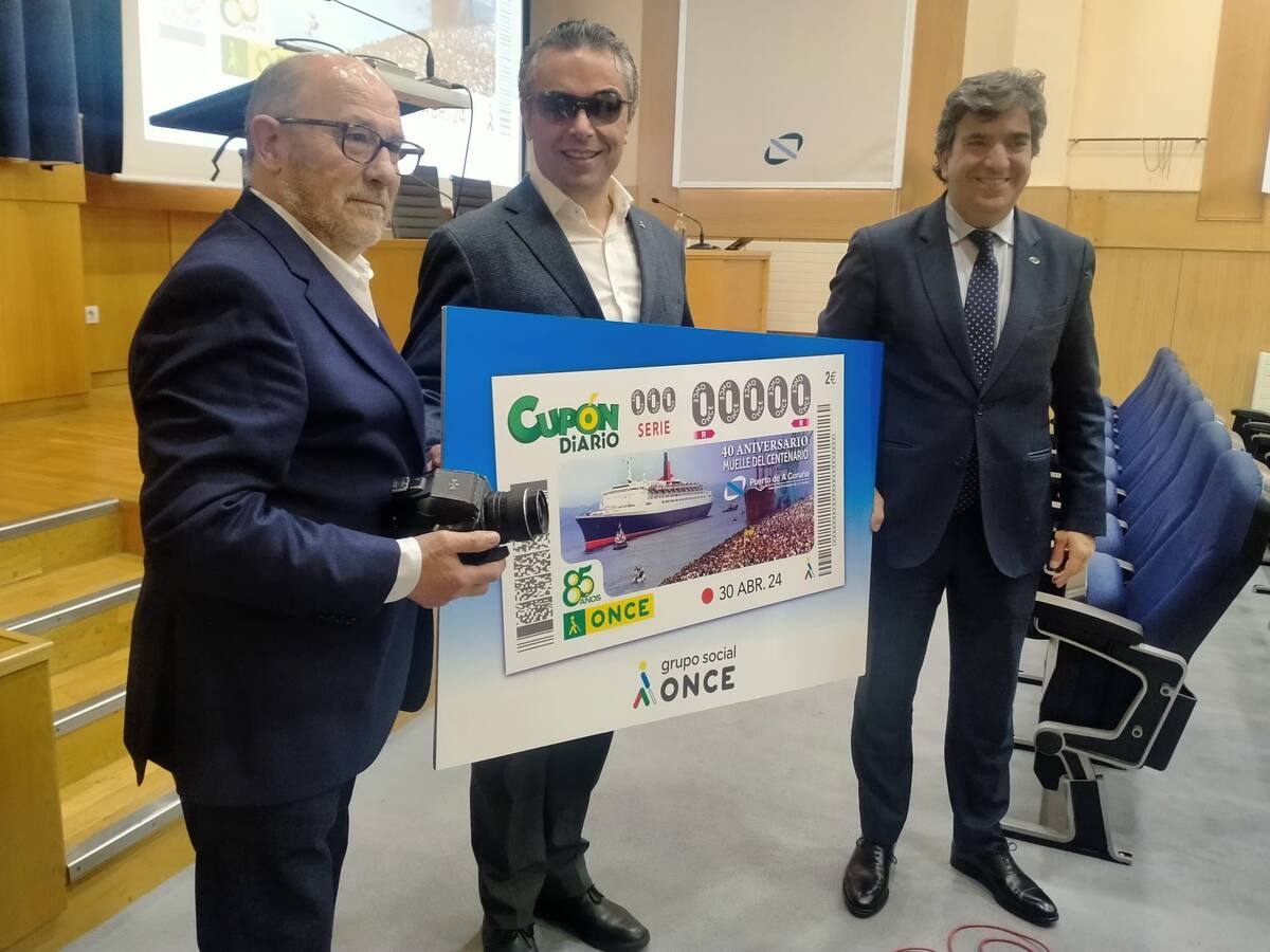 El presidente del Puerto de A Coruña sigue a disposición del Concello para abordar el futuro de la fachada marítima