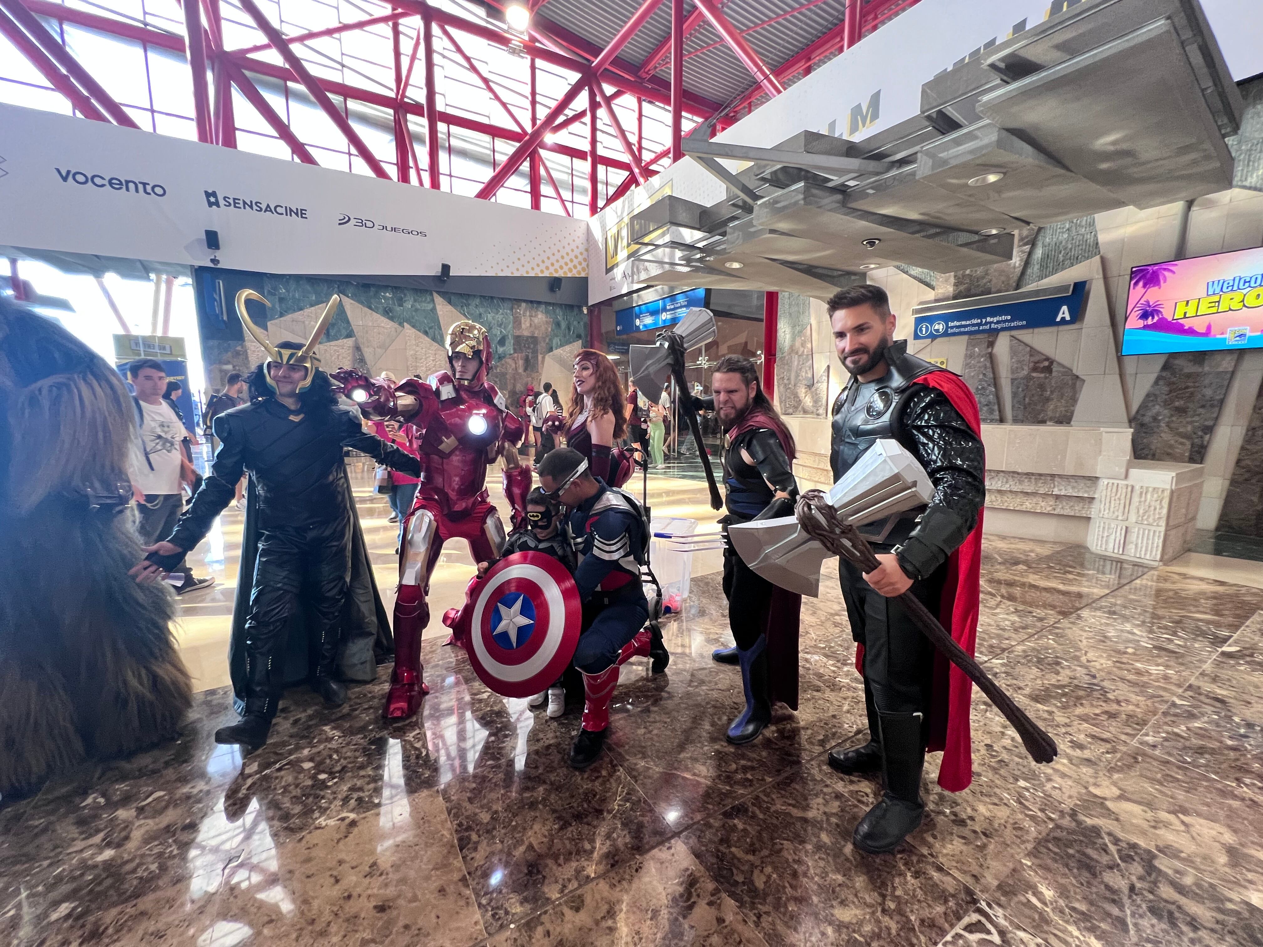 Asistentes a la segunda jornada de la Comic-Con en Málaga vestidos de diferentes personajes del universo Marvel