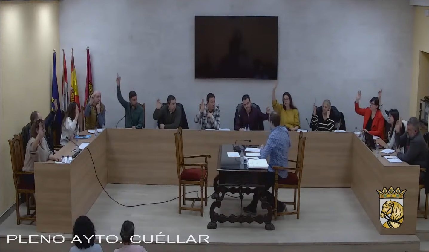 Todos los concejales del Ayuntamiento de Cuéllar votan a favor de la moción propuesta