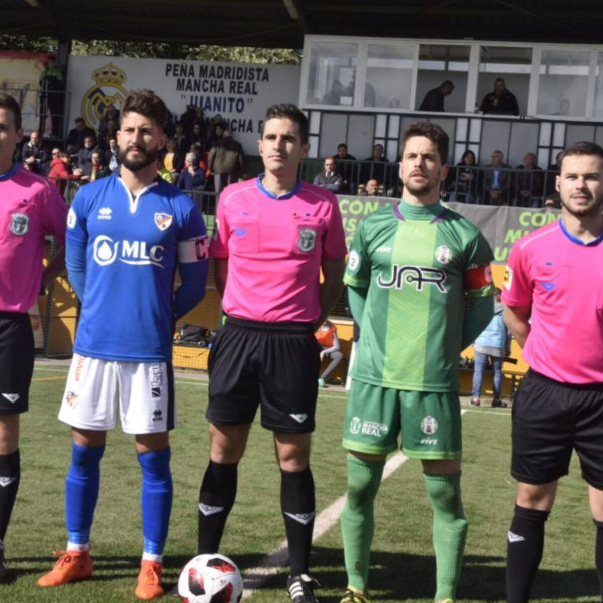 Victoria a domicilio en Mancha Real a pesar del mal segundo tiempo azulillo