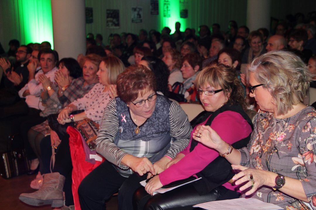 La concejal de Cultura, Sonia Martín, asiste a un concierto en la sala cultural Alfonsa de la Torre.