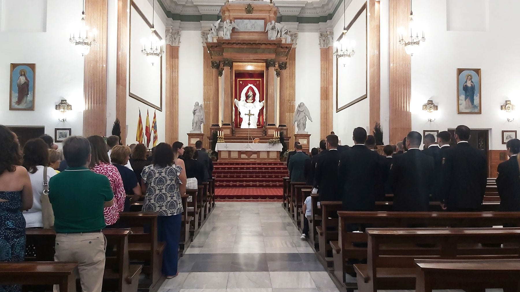 La misa ha tenido lugar en la iglesia de Santa María